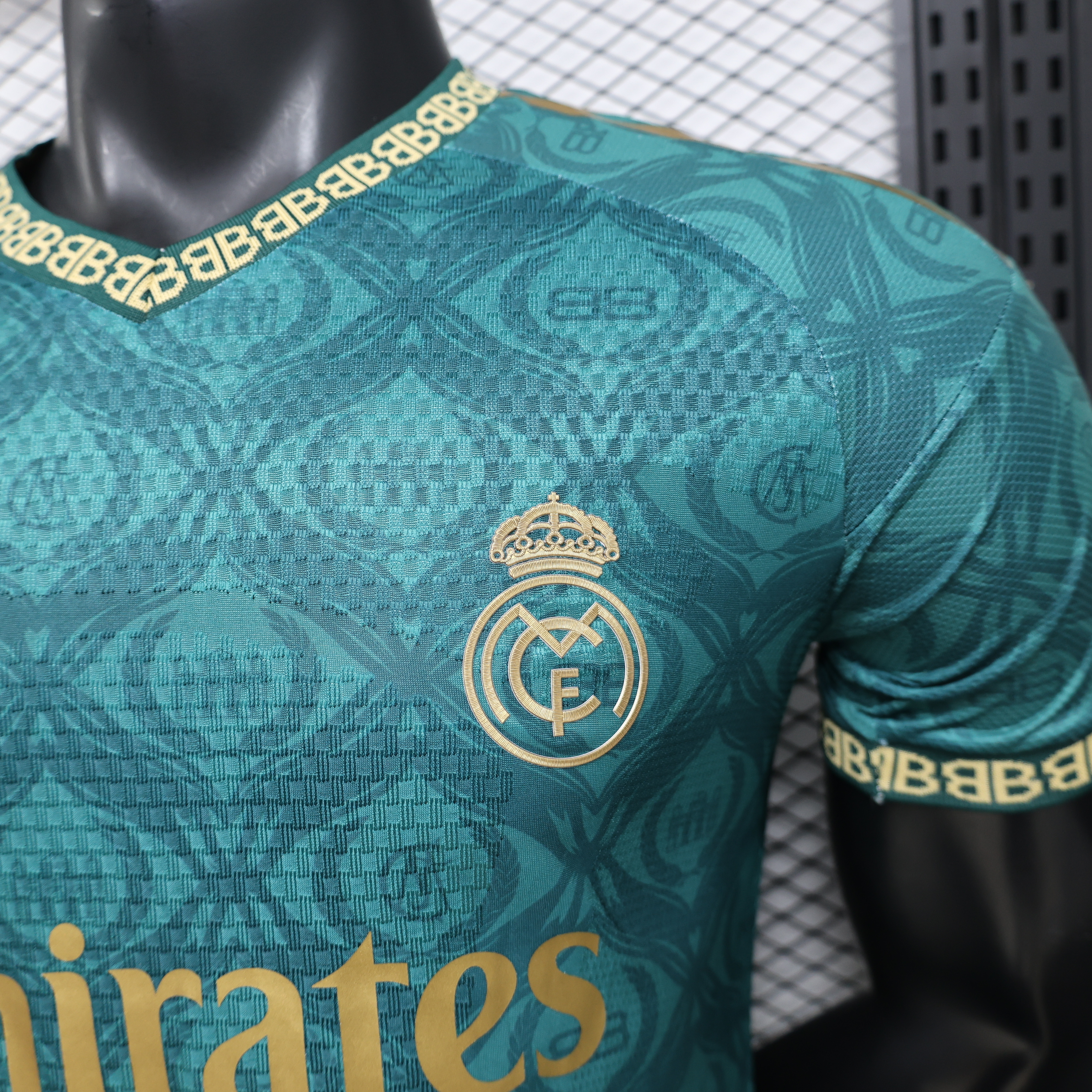 26-27 Real Madrid Mens LV Collaboration Edition Football T-Shirt AAAAJersey Wholesale Yupoo 7
