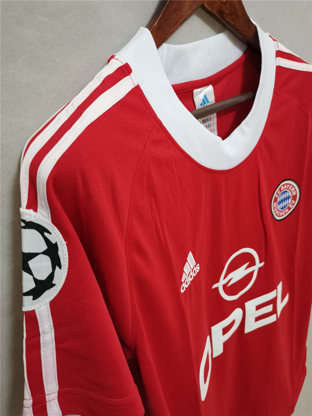01-02 Bayern Munich Champions League home red 1