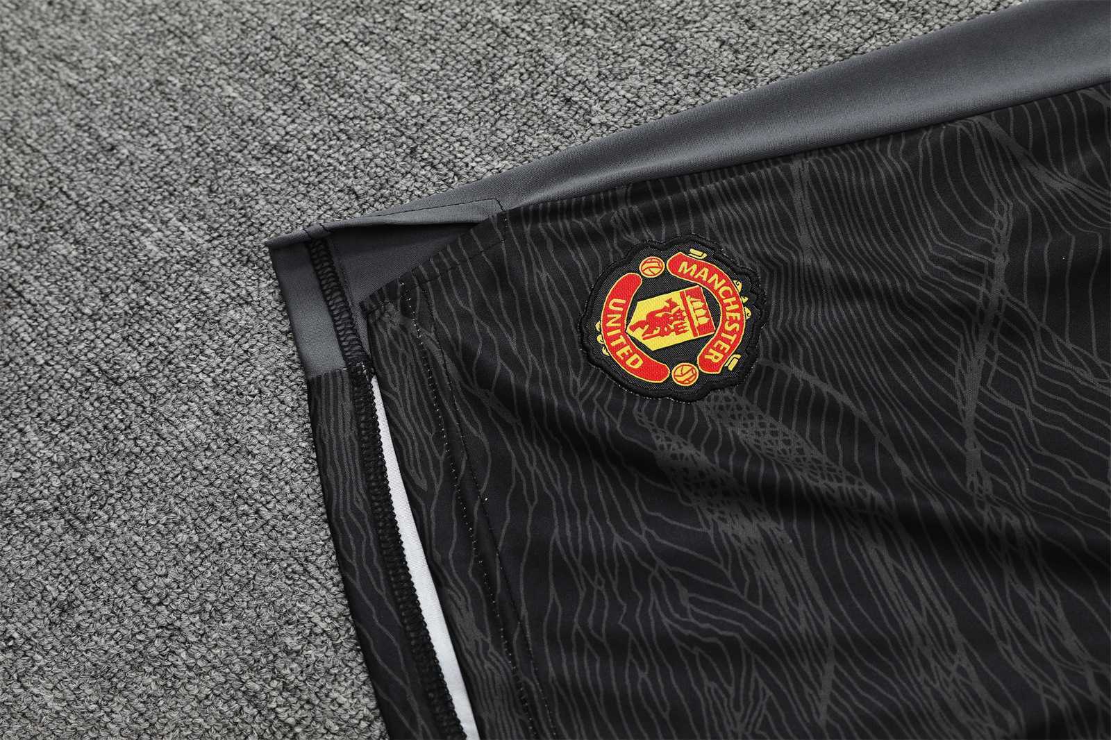 21-22 Manchester United black goalkeeper 17