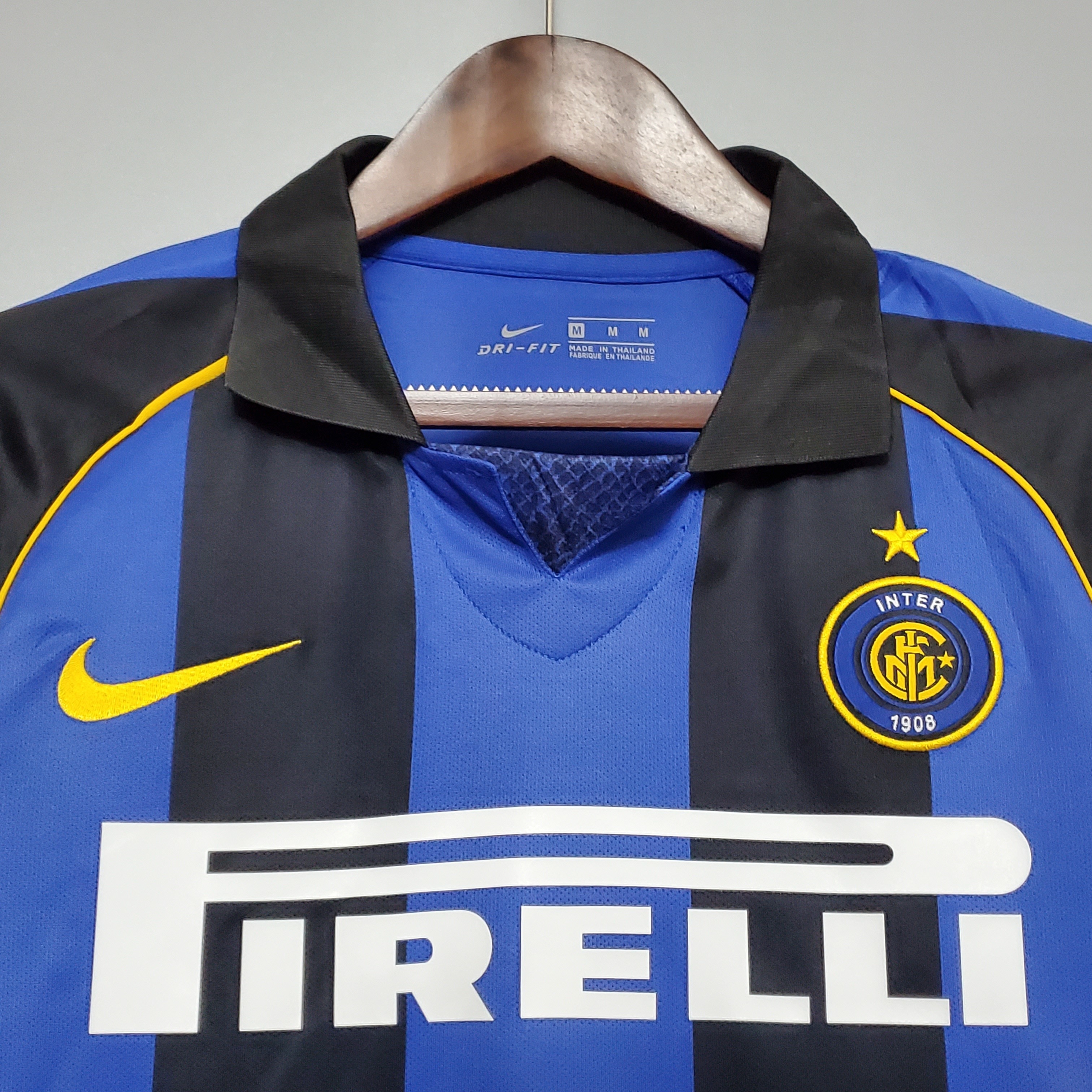 01-02 Inter Milan home 4