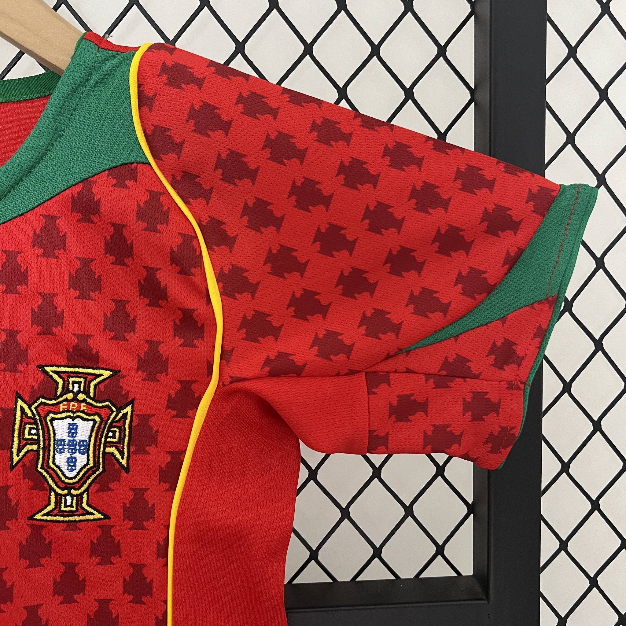 2004 Portugal Home Retro Kid Kits Youth Apparels AAAAJersey Wholesale Yupoo 1