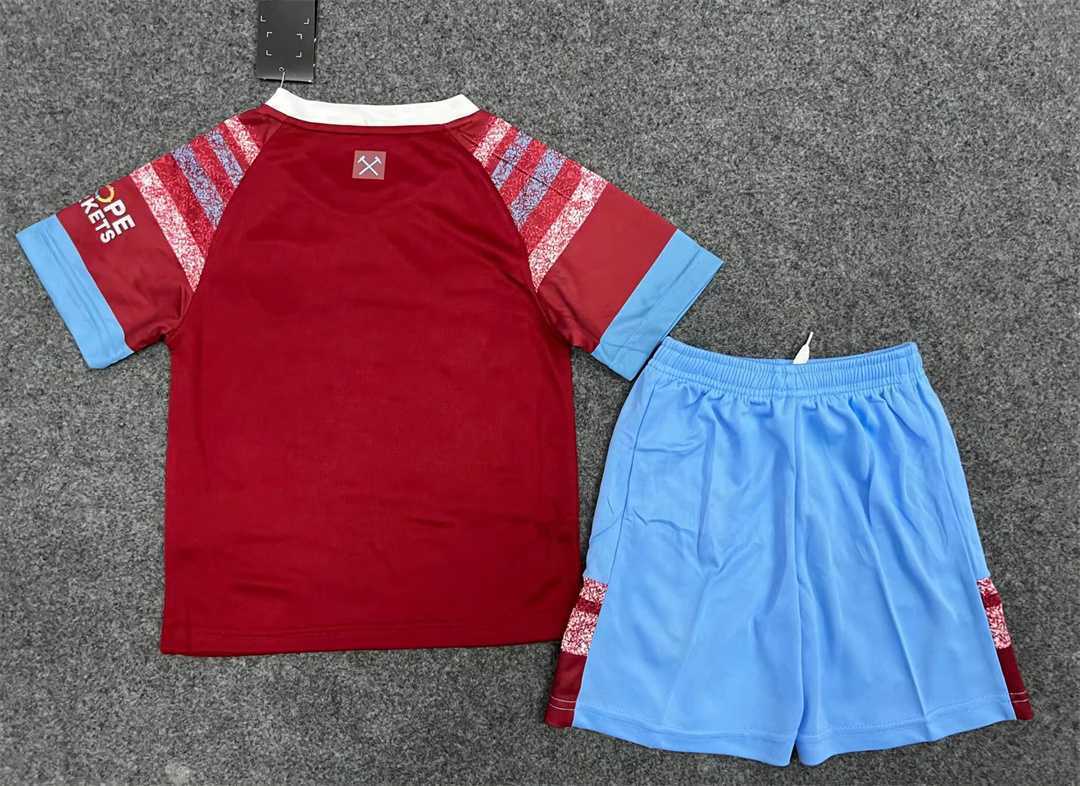 22-23 West Ham home kids kit 1