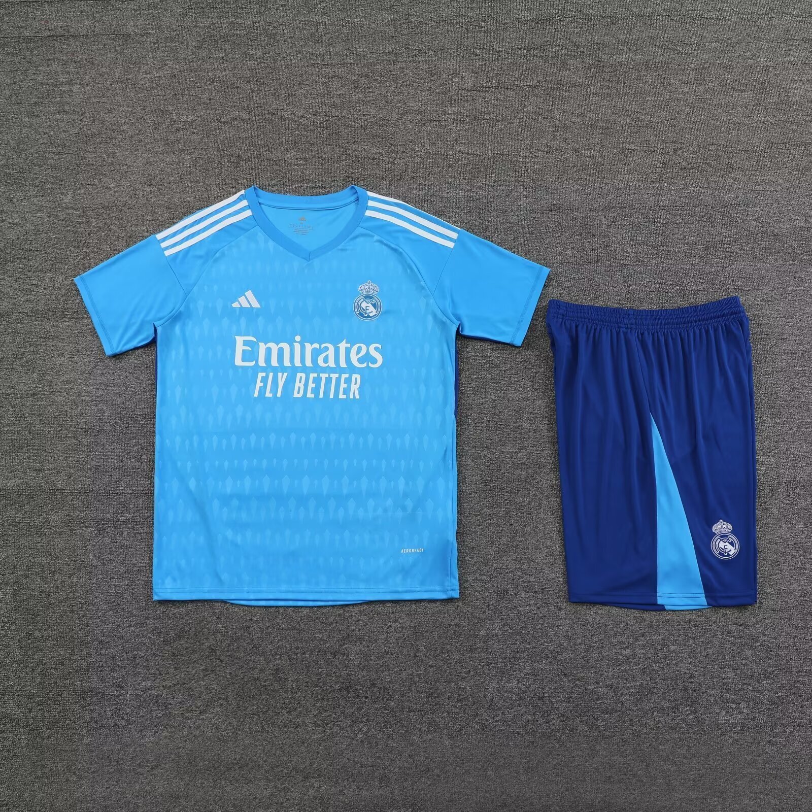 23-24 Real Madrid Goalkeeper Kits Short Sleeve Blue Suits Soccer Jerseys Yupoo 1