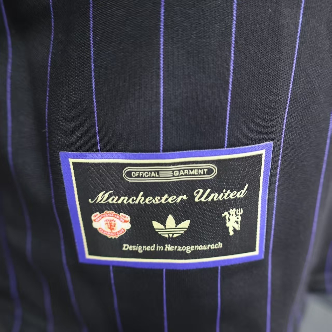 25-26 Manchester United Casual Retro Style Football Shirt Apparels AAAAJersey Wholesale Yupoo 6