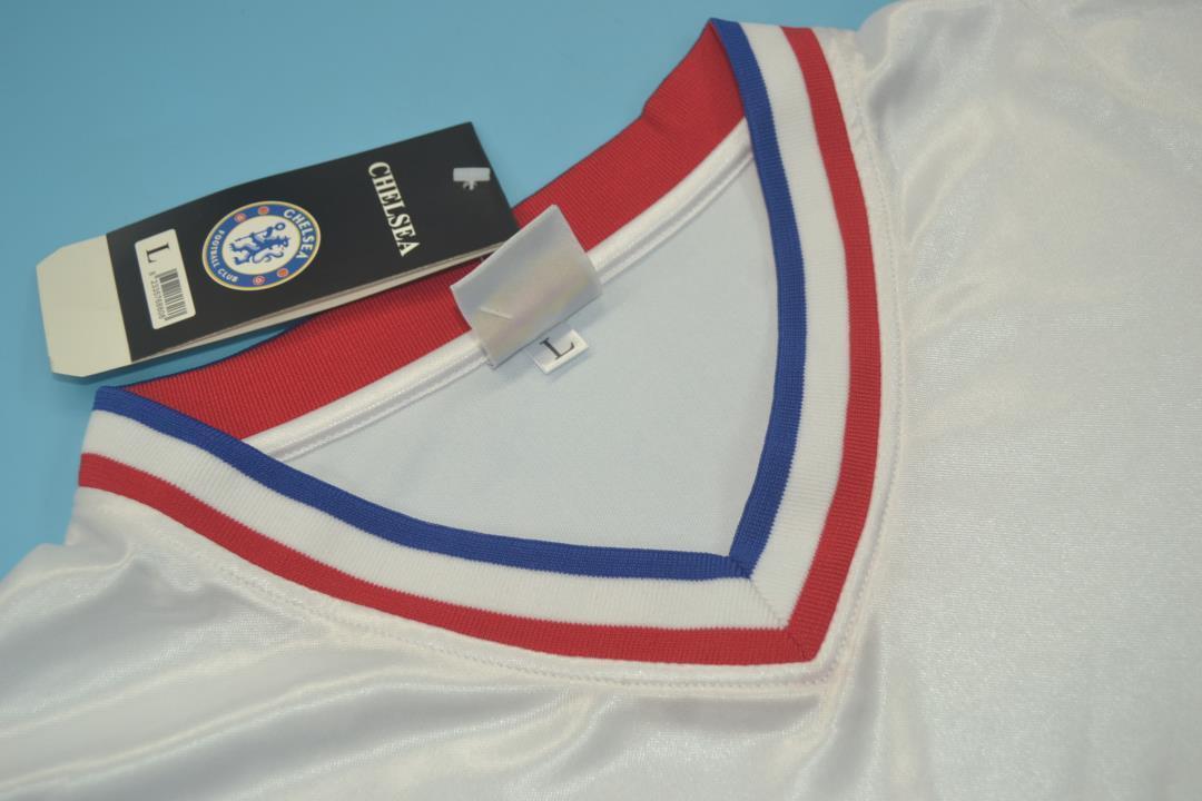 82-83 Chelsea away white 5