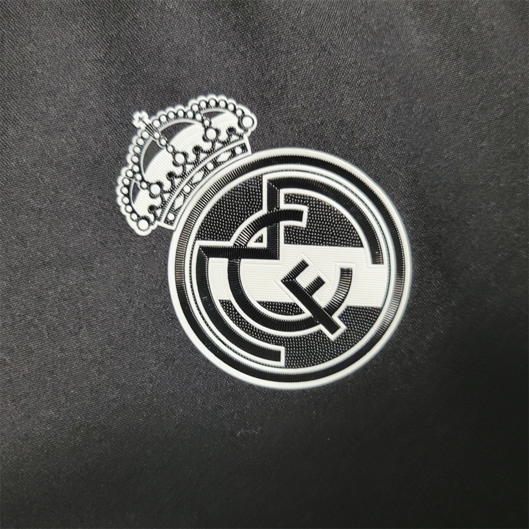 16-17 Real Madrid third away 6