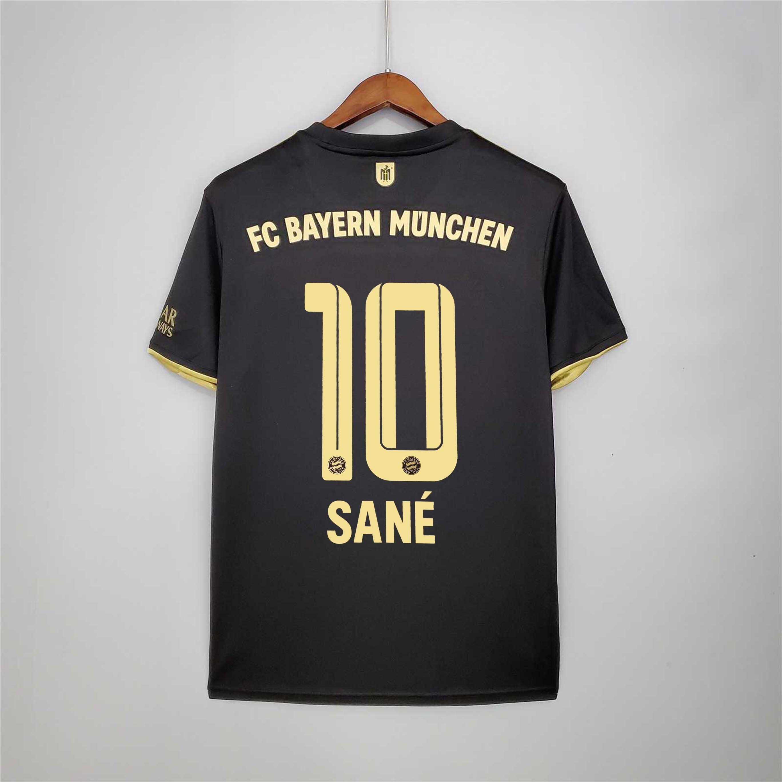 21-22 Bayern Munich away 16