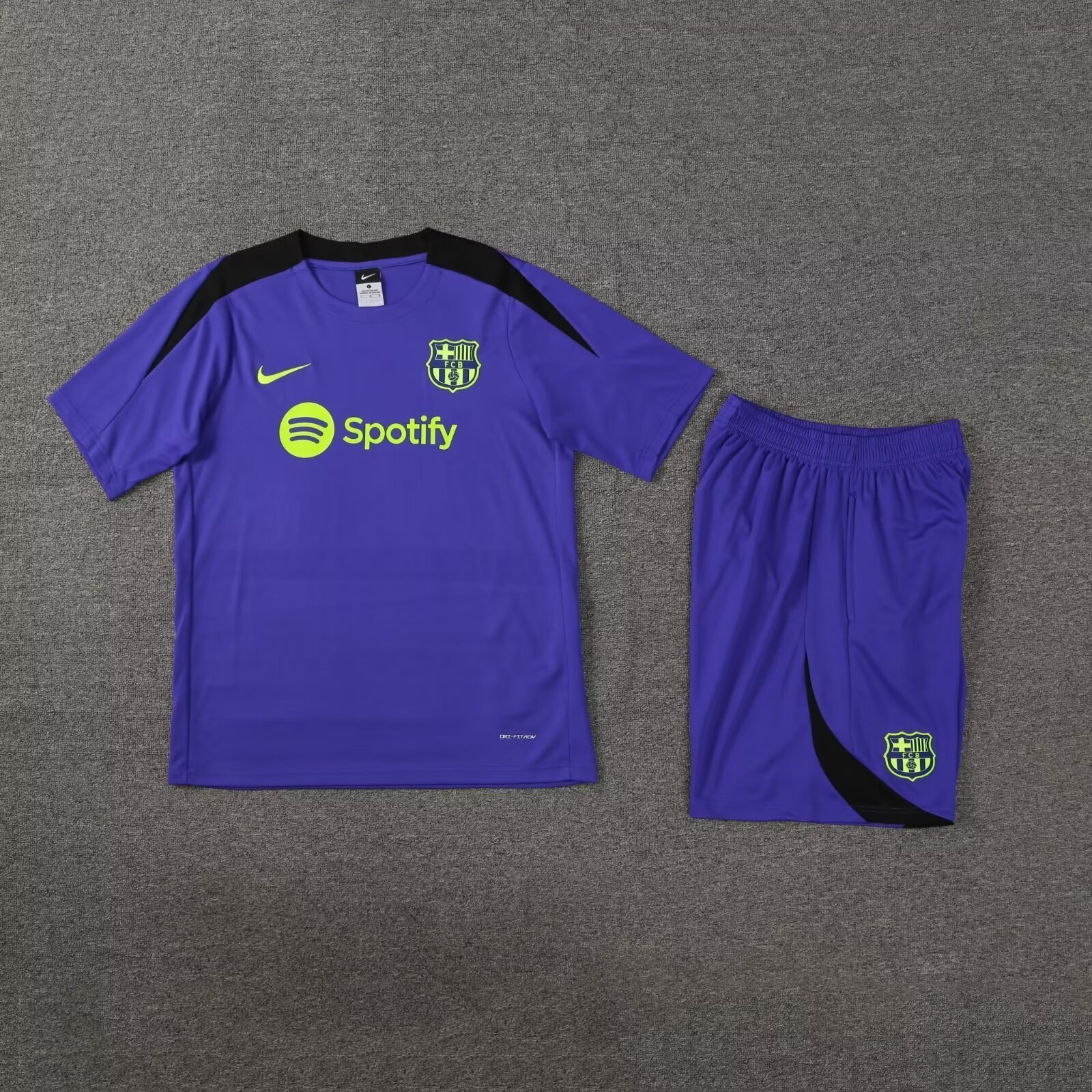 24-25 Barcelona Training Soccer Jerseys Football Shirts 1
