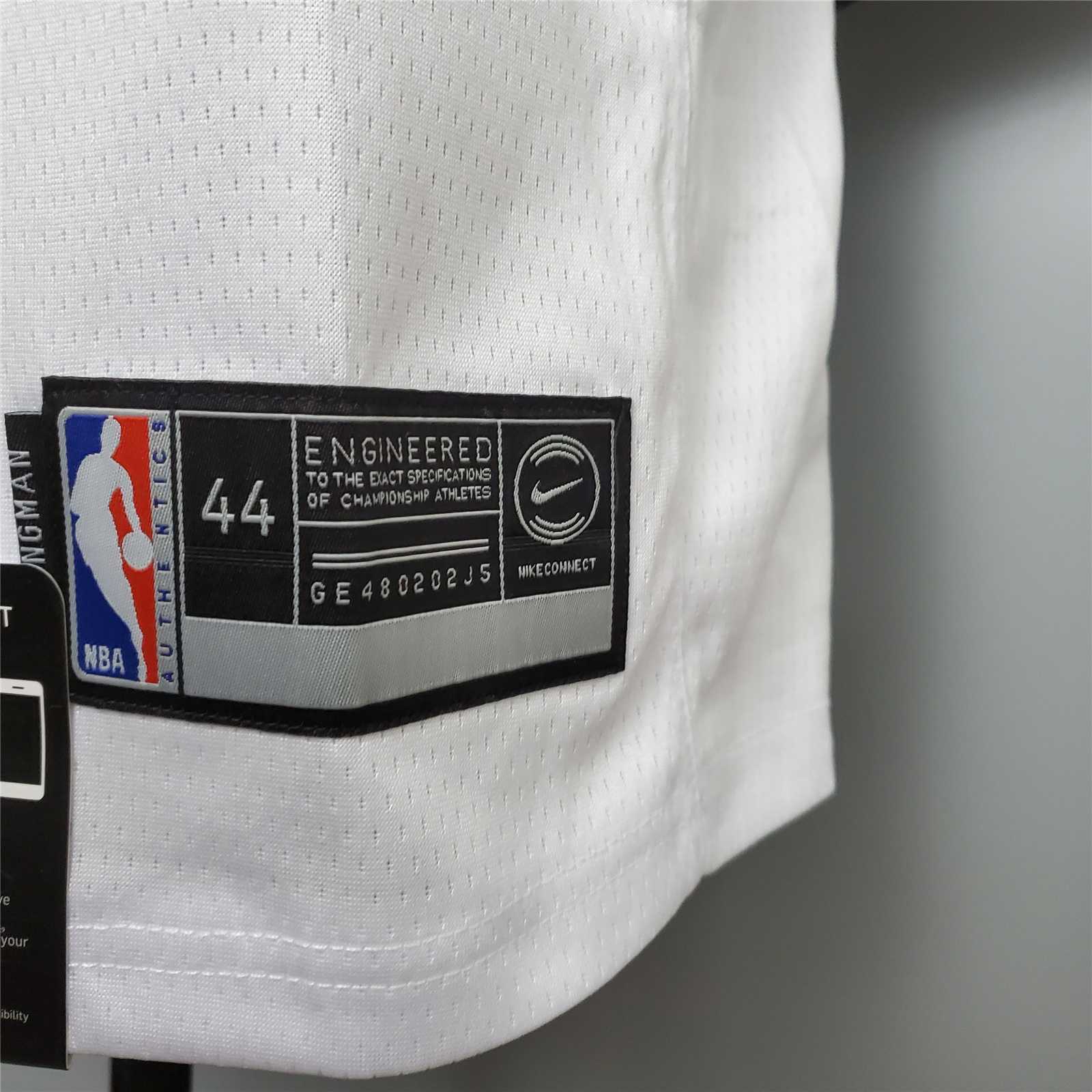 James #23 Lakers Round neck white 1