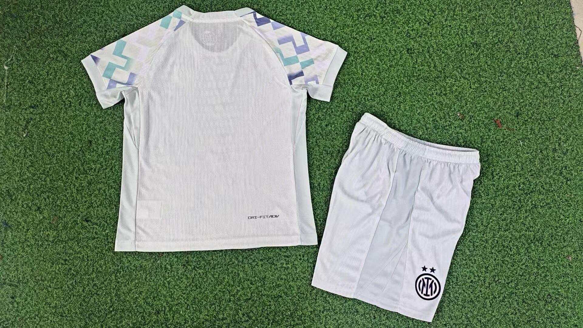 25-26 Inter Milan Away Kid Kits Player Version Youth Apparels AAAAJersey Supply Yupoo 1