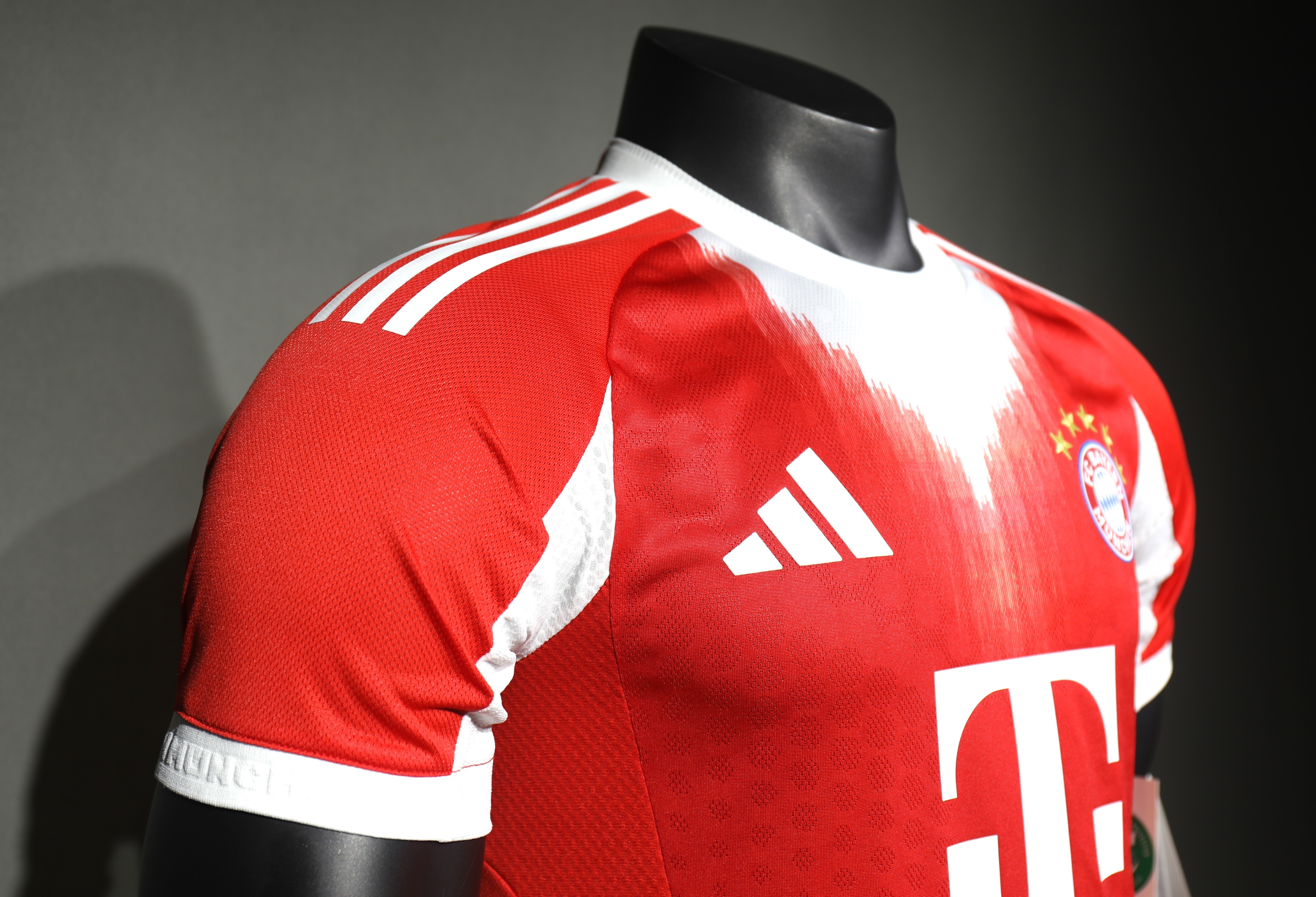 25-26 Bayern Munich Home Kit Player Version Soccer AAAAJersey Yupoo 2