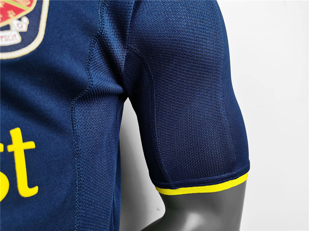 00-01 Arsenal away 4