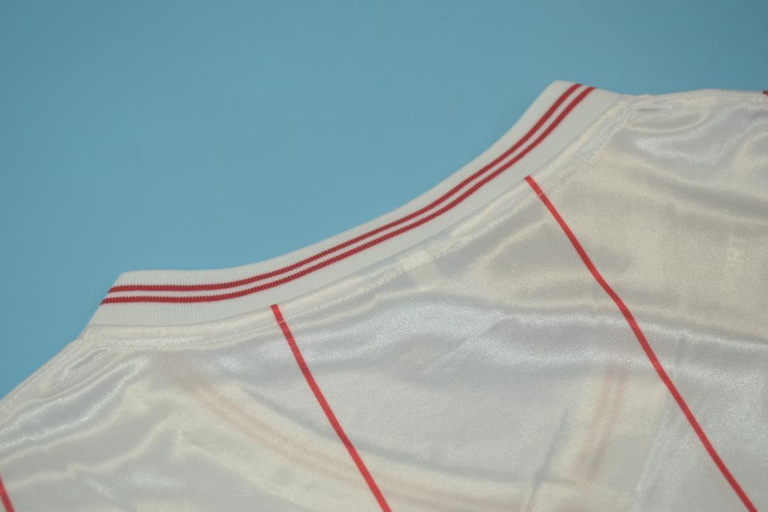 1982 Aston Villa away white 8