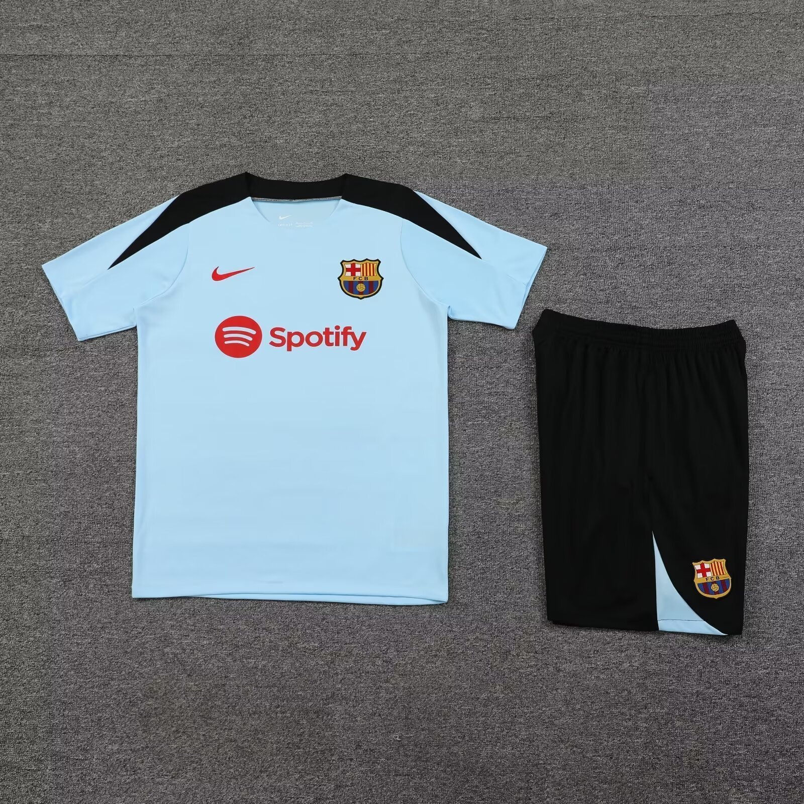 24-25 Barcelona Training Soccer Jerseys Football Shirts 1