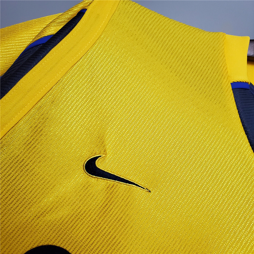 99-00 Arsenal away 6