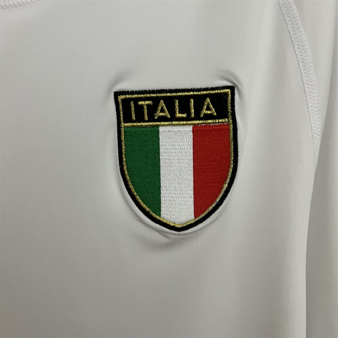 2000 Italy away white 6