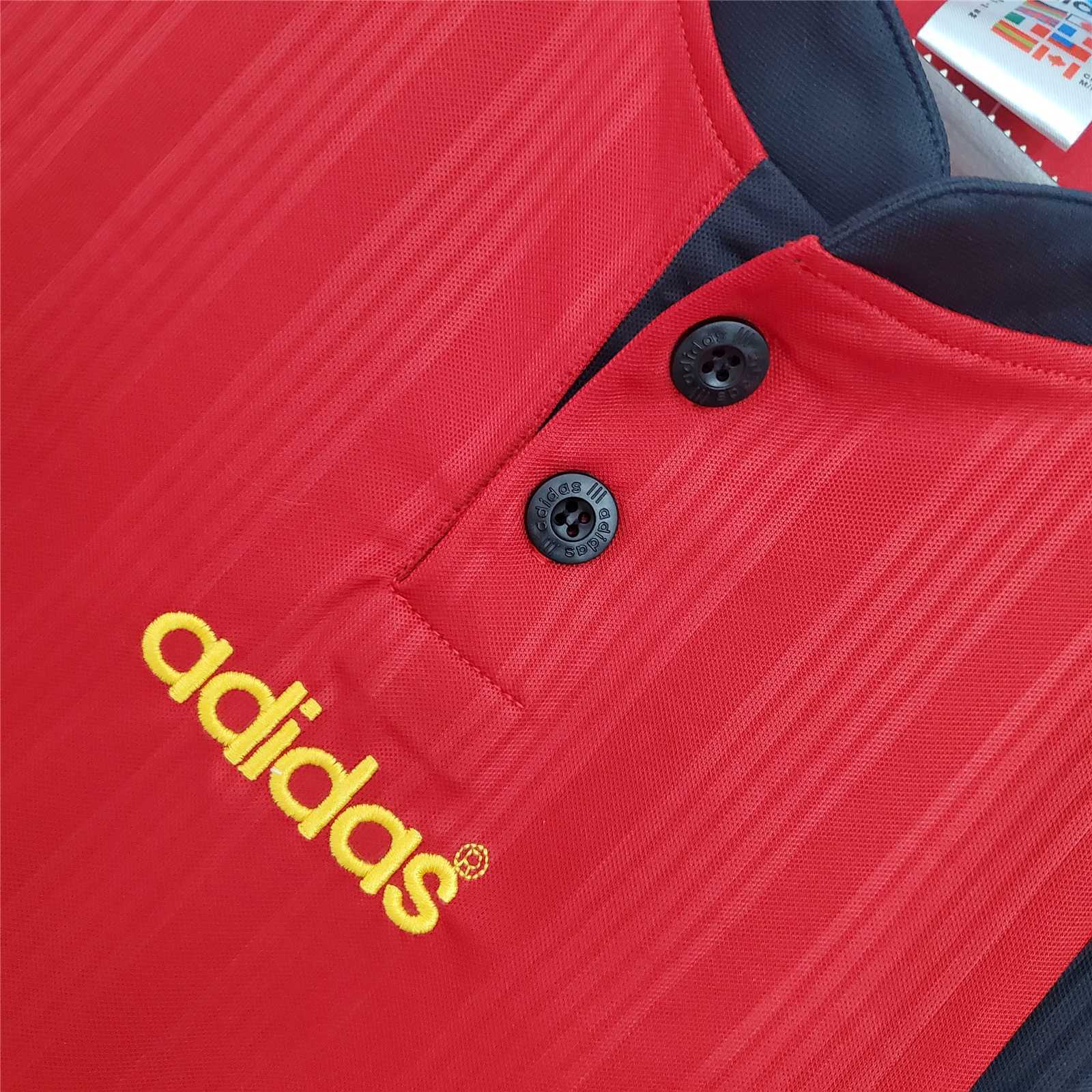 1996 Spain home 3