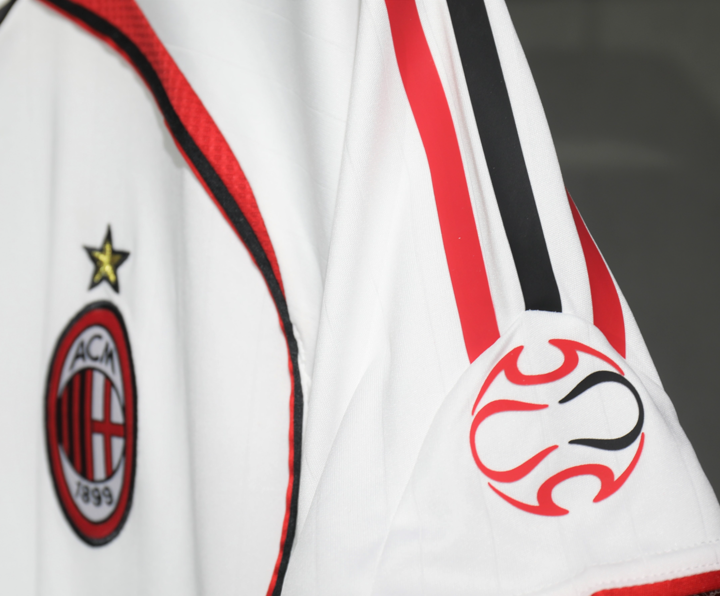 06-07 AC Milan Away Retro Kit Vintage Player Version Sino Shirt AAAAJersey Dropship Yupoo 3