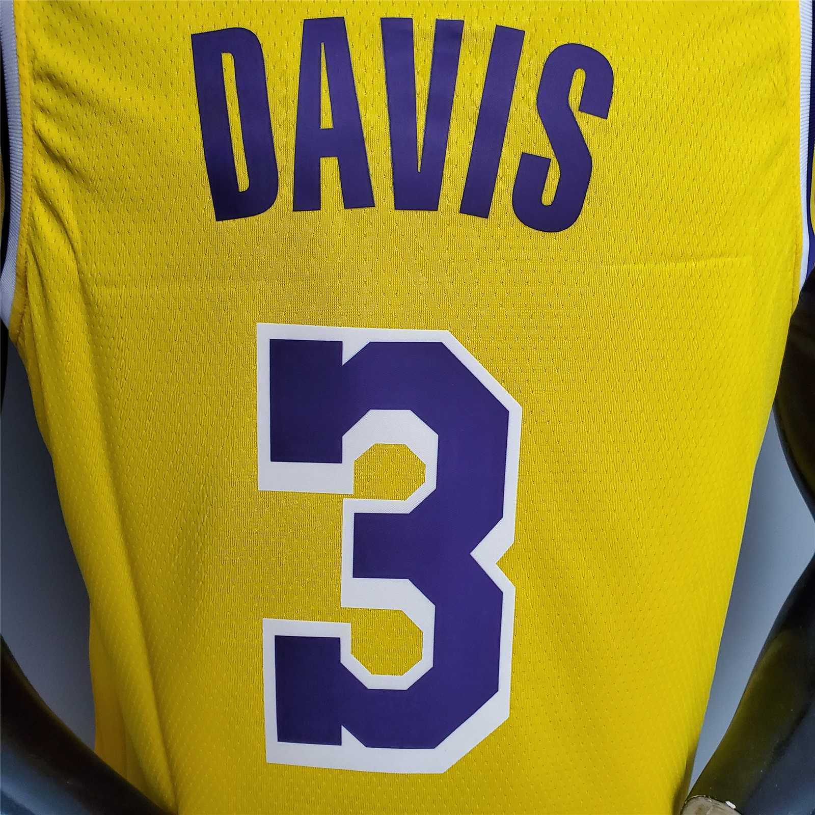 DAVIS #3 Lakers Round neck yellow 3