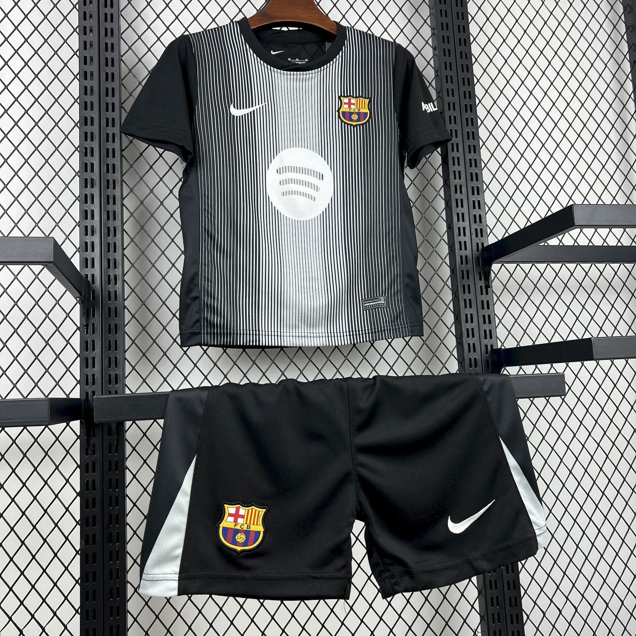 25-26 Kids Barcelona Goalkeeper Black Kit Youth Apparels Football AAAAJersey Dropship Yupoo 4