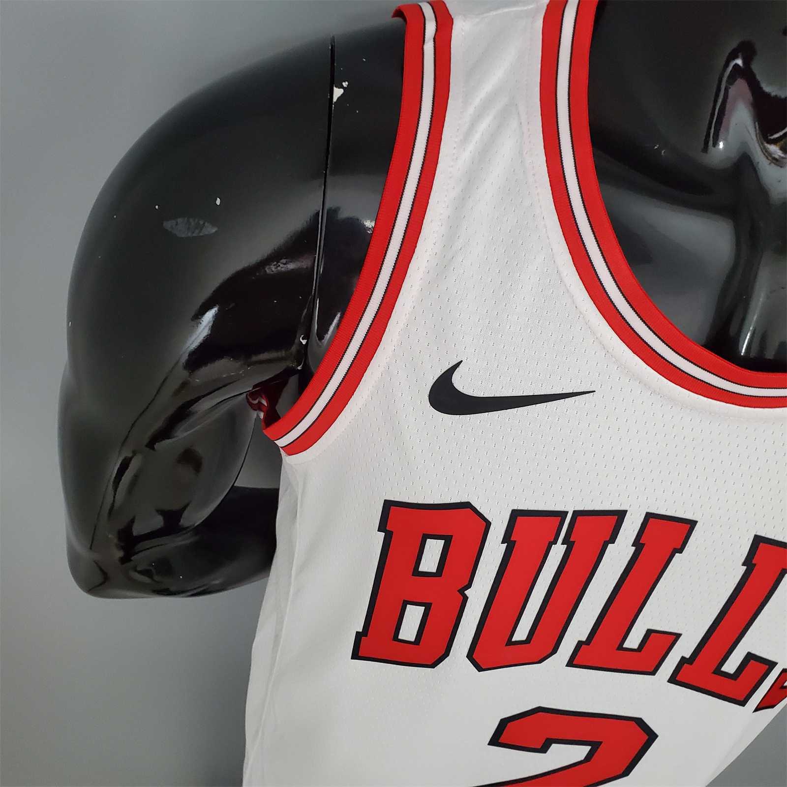 BALL#2 Chicago Bulls white 1