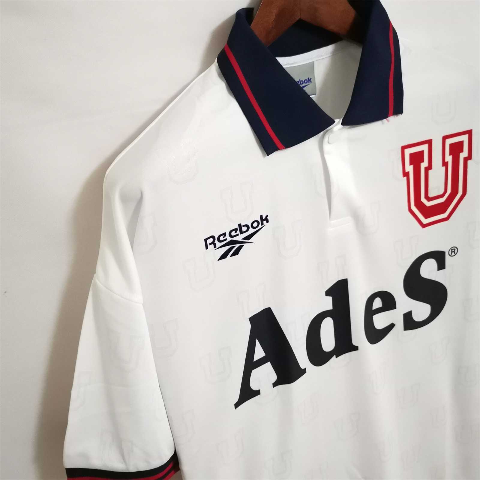 1998 University of Chile away 10