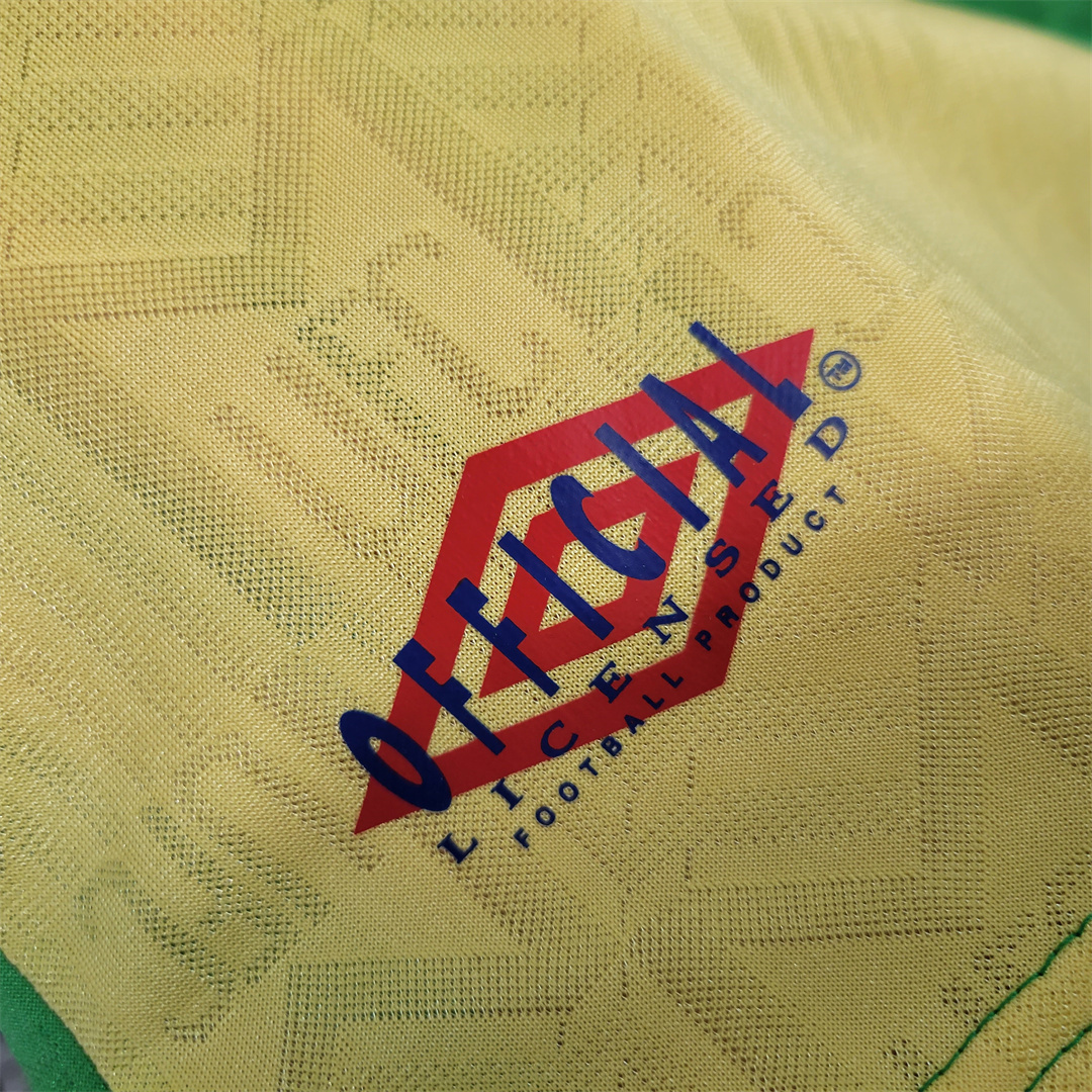 92-94 Manchester United away 1