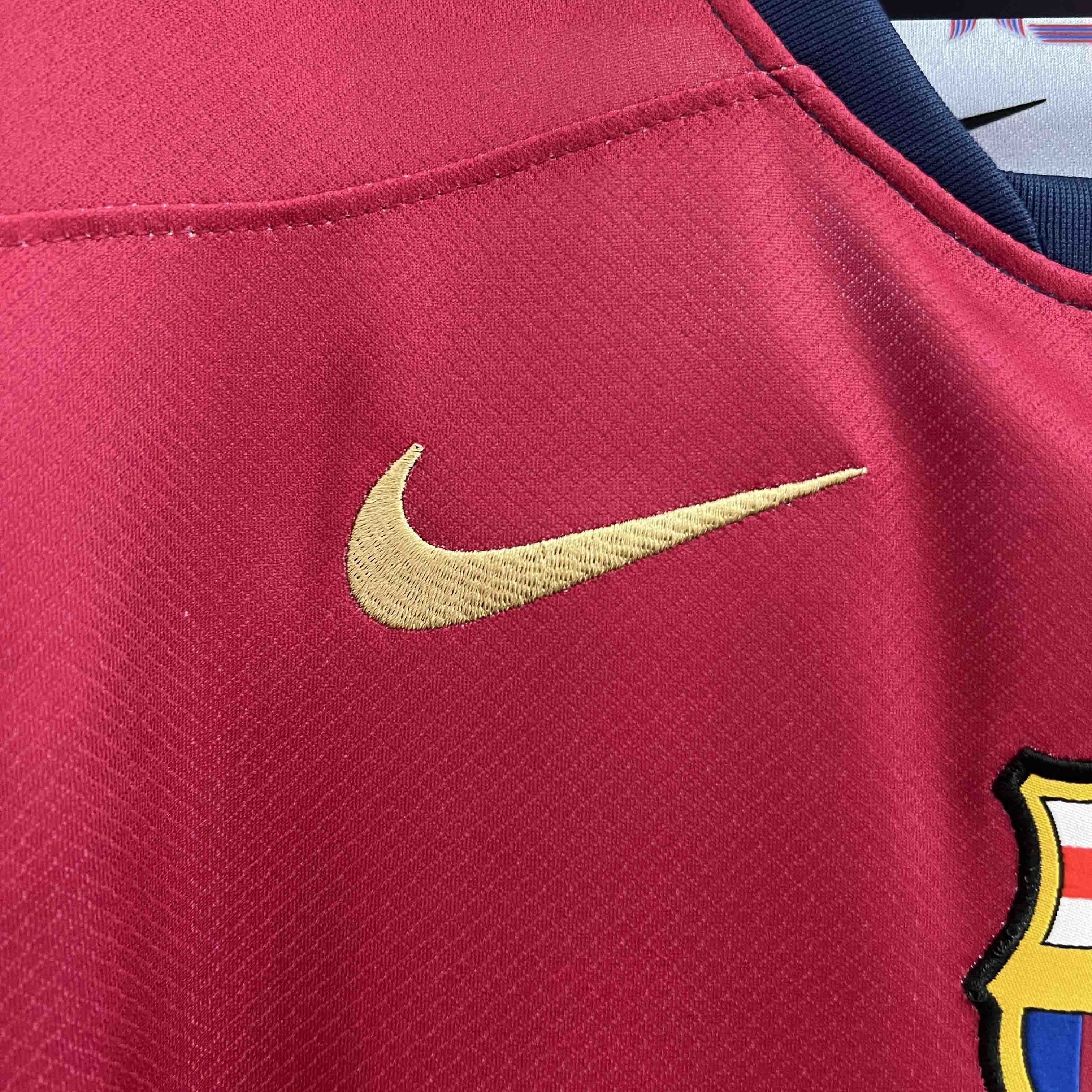 24-25 Barcelona Home Kit Football AAAAJersey Supplier 2
