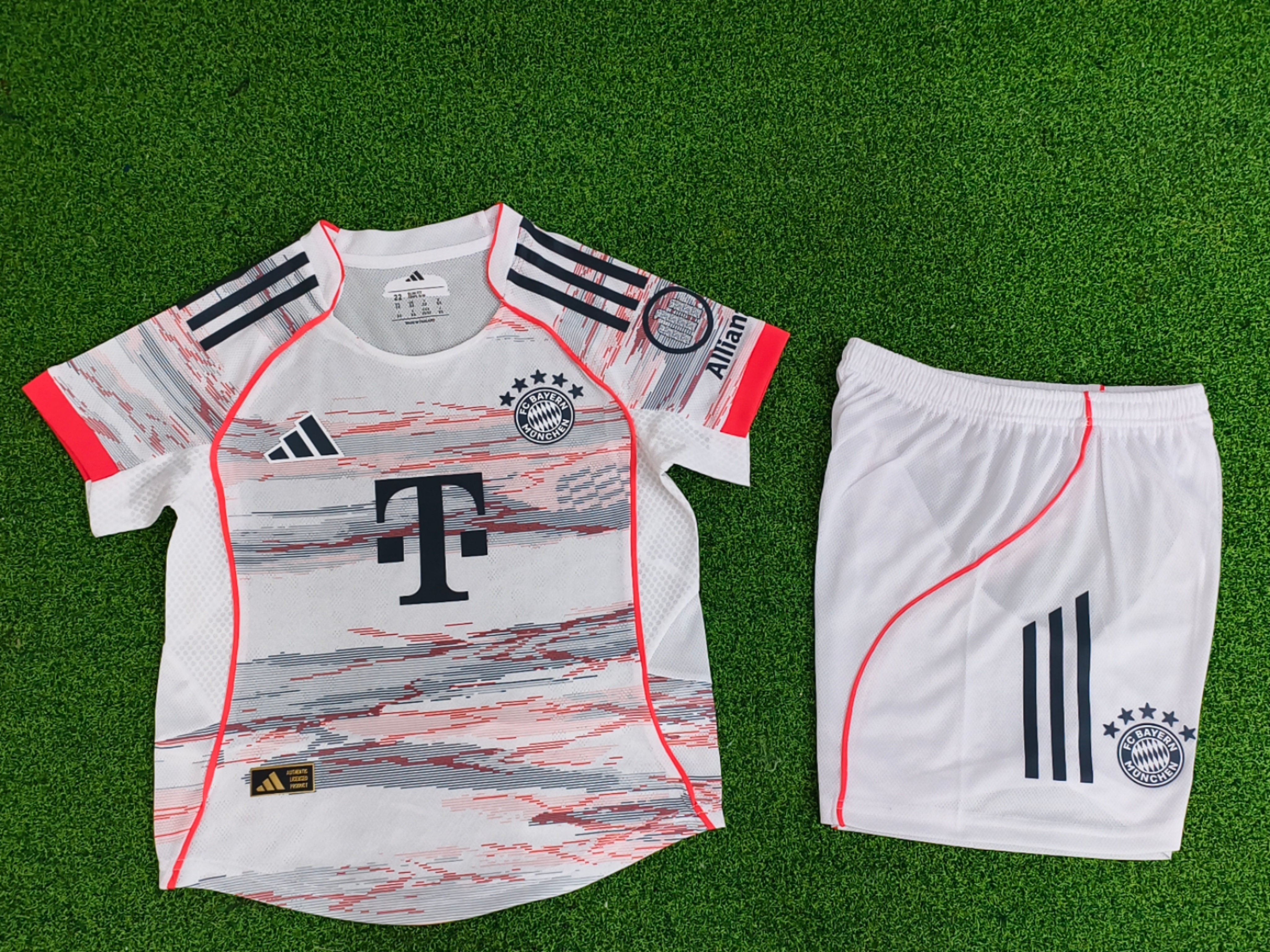 25-26 Bayern Munich Away Player Version Kid Kits Youth Apparels Soccer AAAAJersey Supplier Yupo 3