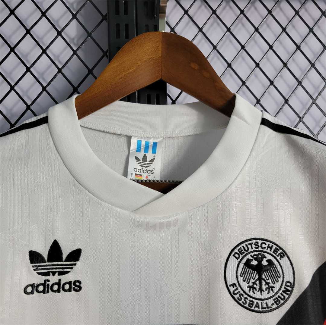1990 Germany home 5