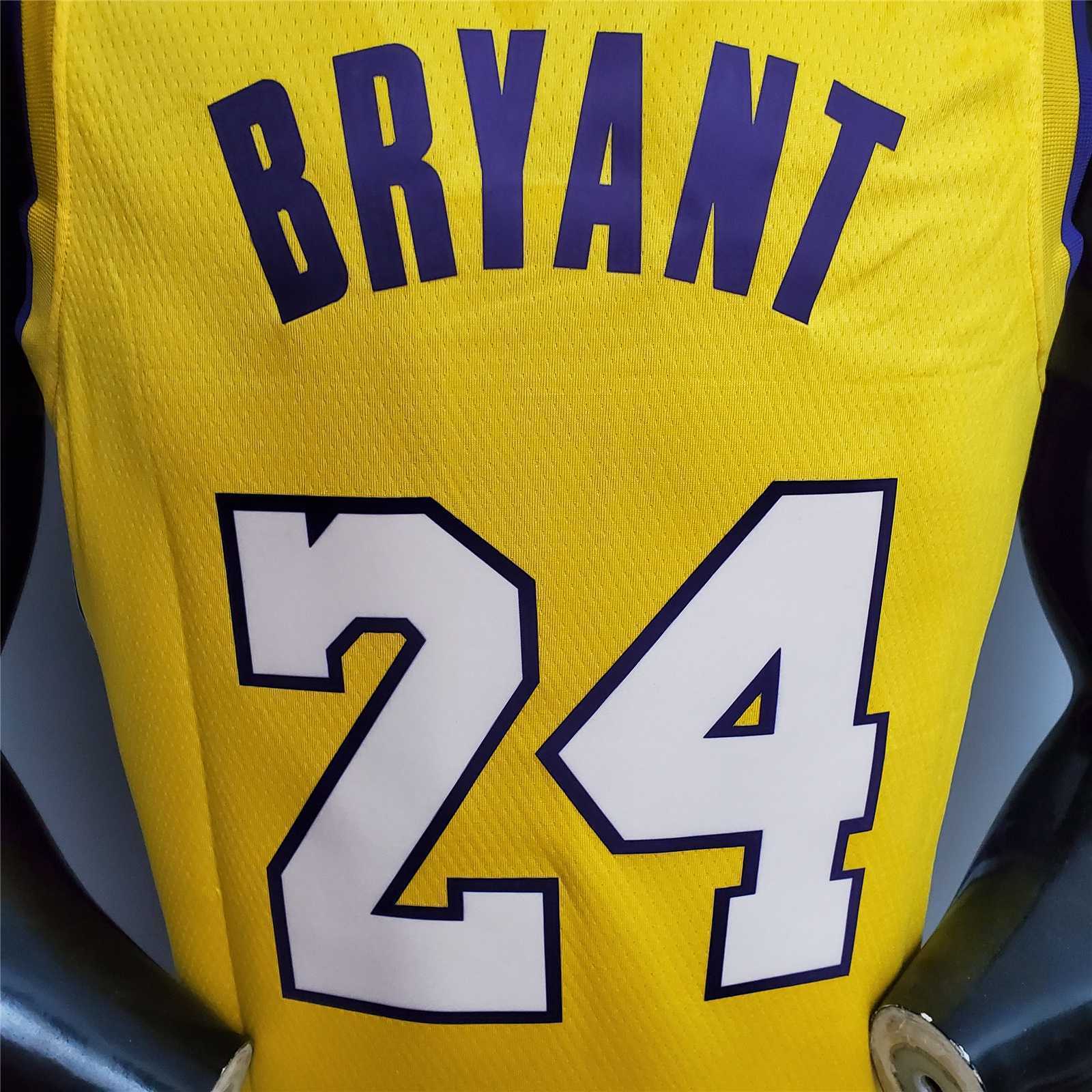 Bryant #24 Lakers yellow 1