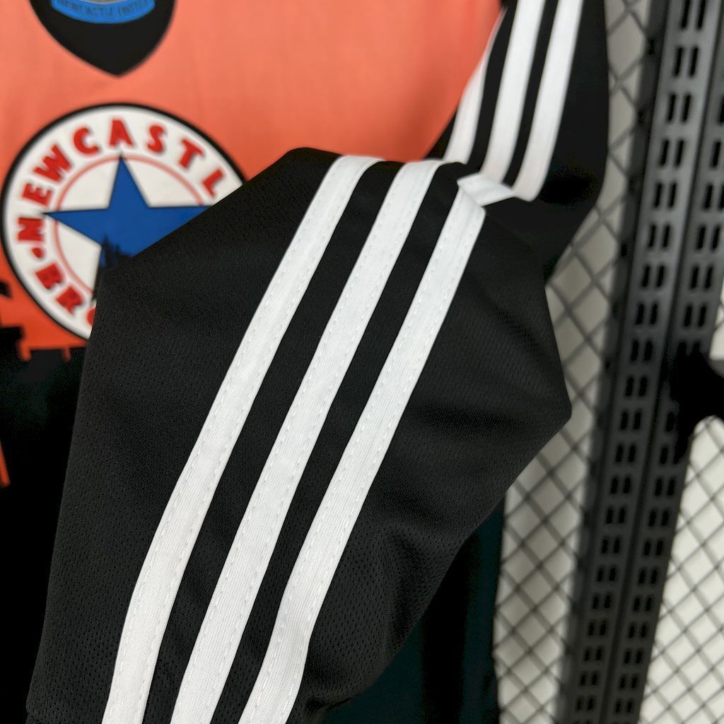 96-97 Newcastle Goalkeeper Retro Kit Long Sleeves Vintage Shirt AAAAJersey Supplier Yupoo 4