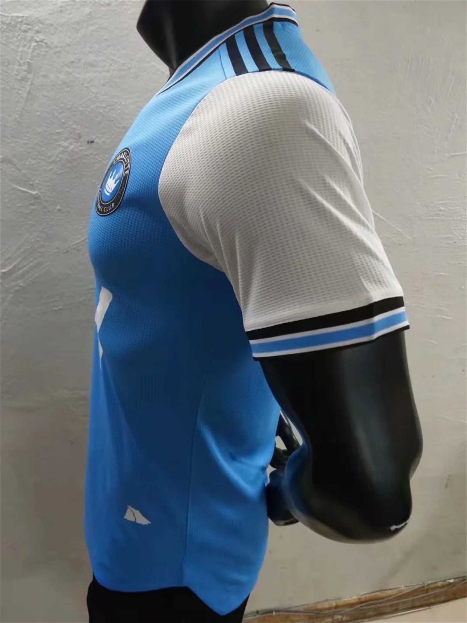 22-23 Charlotte home Players Edition 1