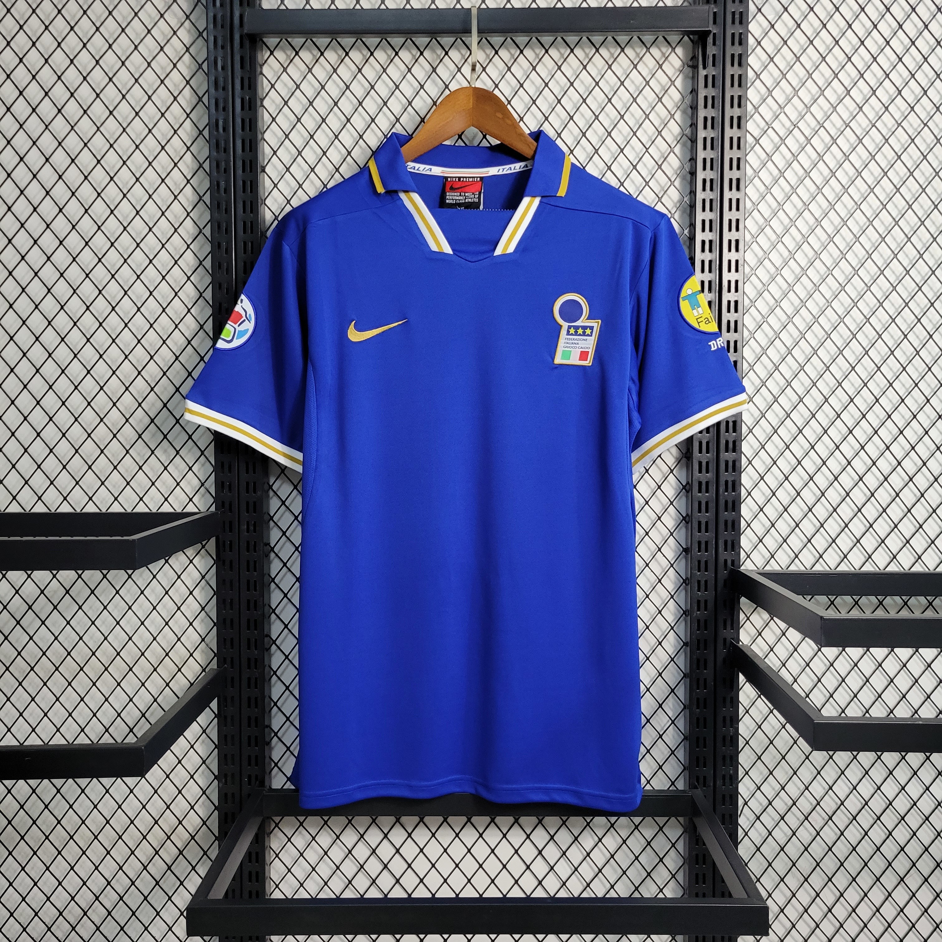 1996 Italy home