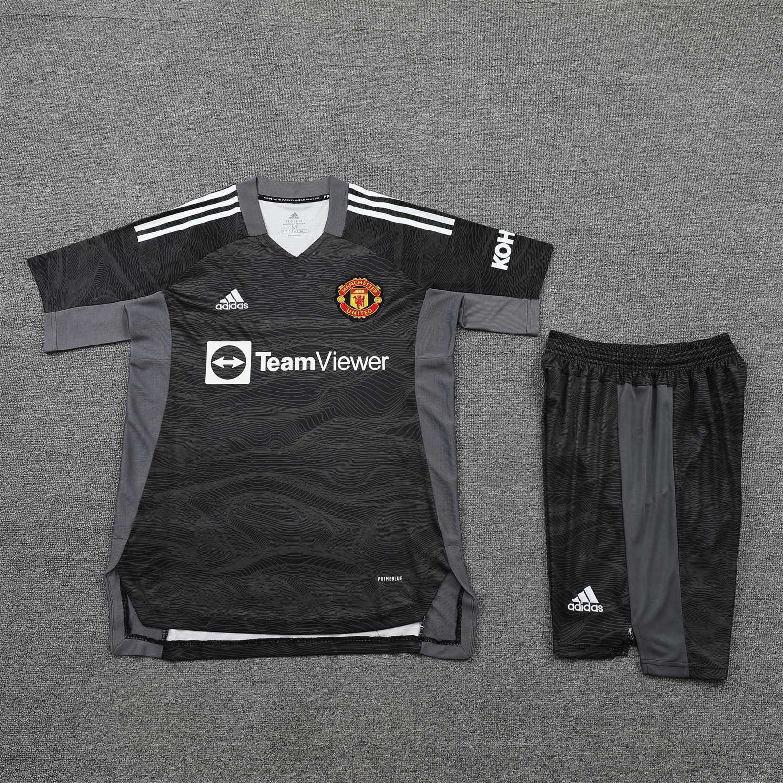 21-22 Manchester United black goalkeeper 11