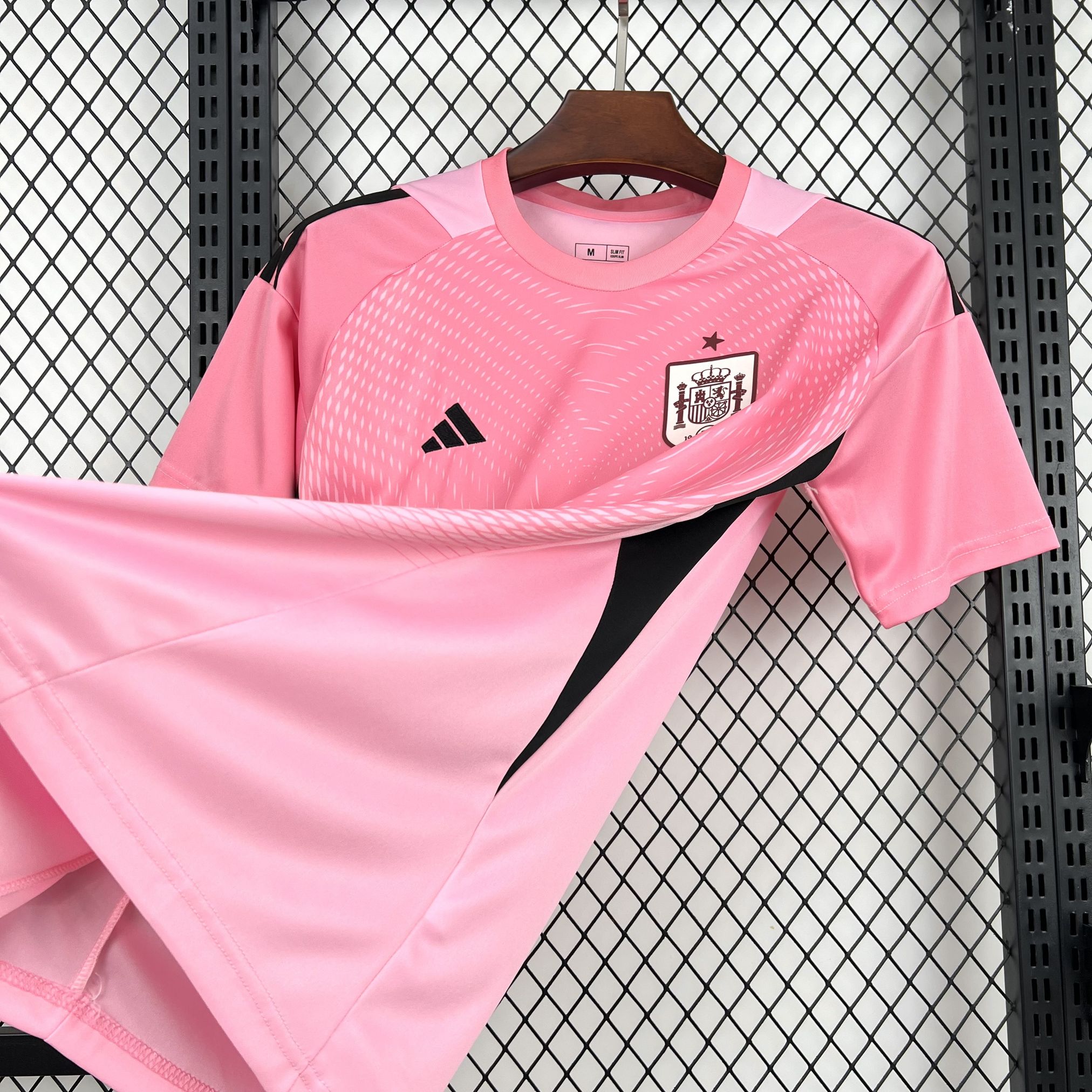 World Cup 2026 Spain Mens Goalkeeper Kit Football Pink T-Shirt AAAAJersey Supply Yupoo 7 6