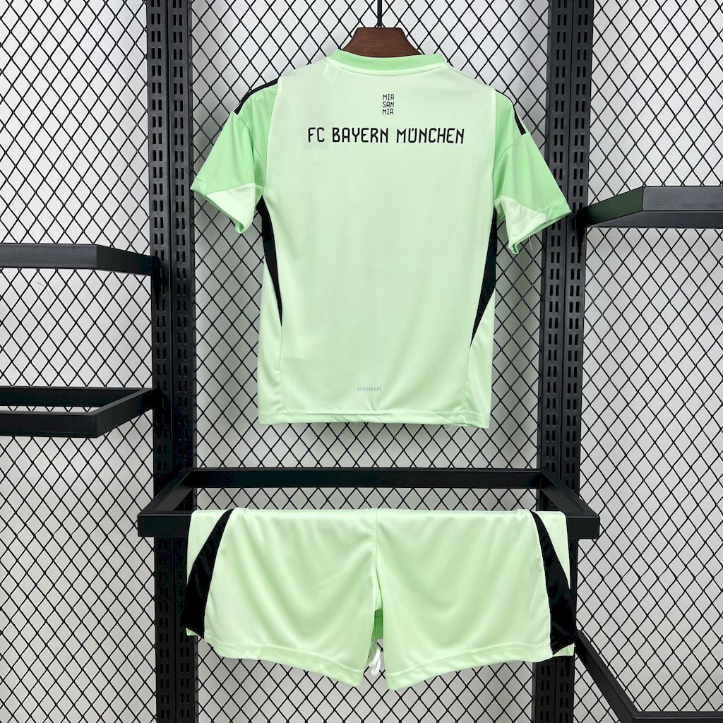 25-26 Bayern Munich Green Goalkeeper Kid Kits Youth Apparels AAAAJersey Wholesale Yupoo 3