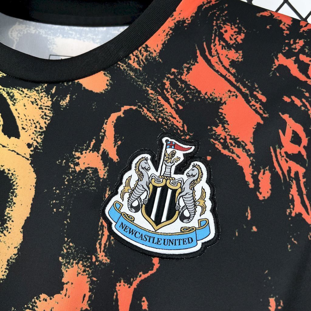25-26 Newcastle United Pre-Match T-Shirt Football Apparels Soccer AAAAJersey Yupoo 2