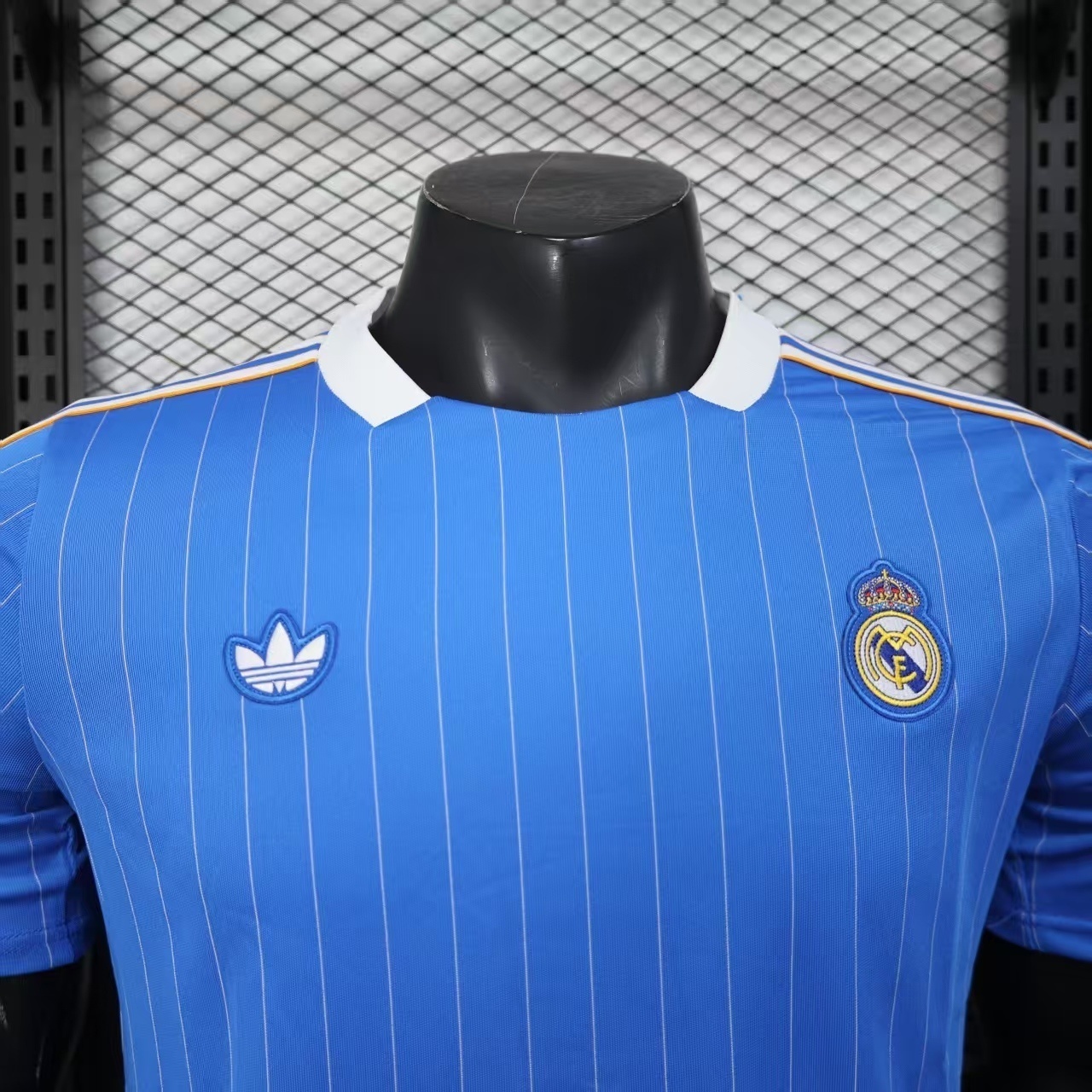 25-26 Real Madrid Casual Retro Style Football Shirt Apparels AAAAJersey Wholesale Yupoo 3