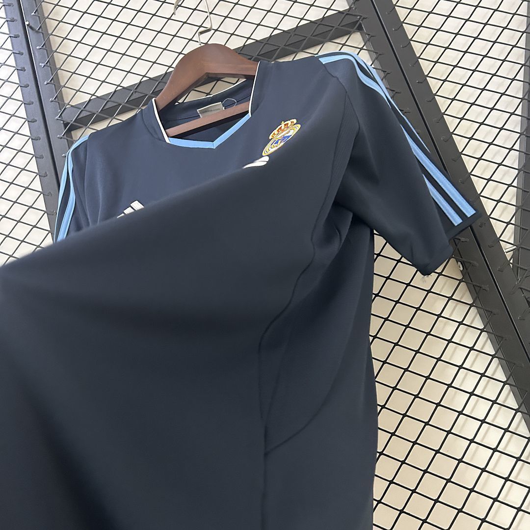 03-04 Real Madrid Away Retro Kit Vintage Shirt AAAAJersey Dropship Yupoo 6