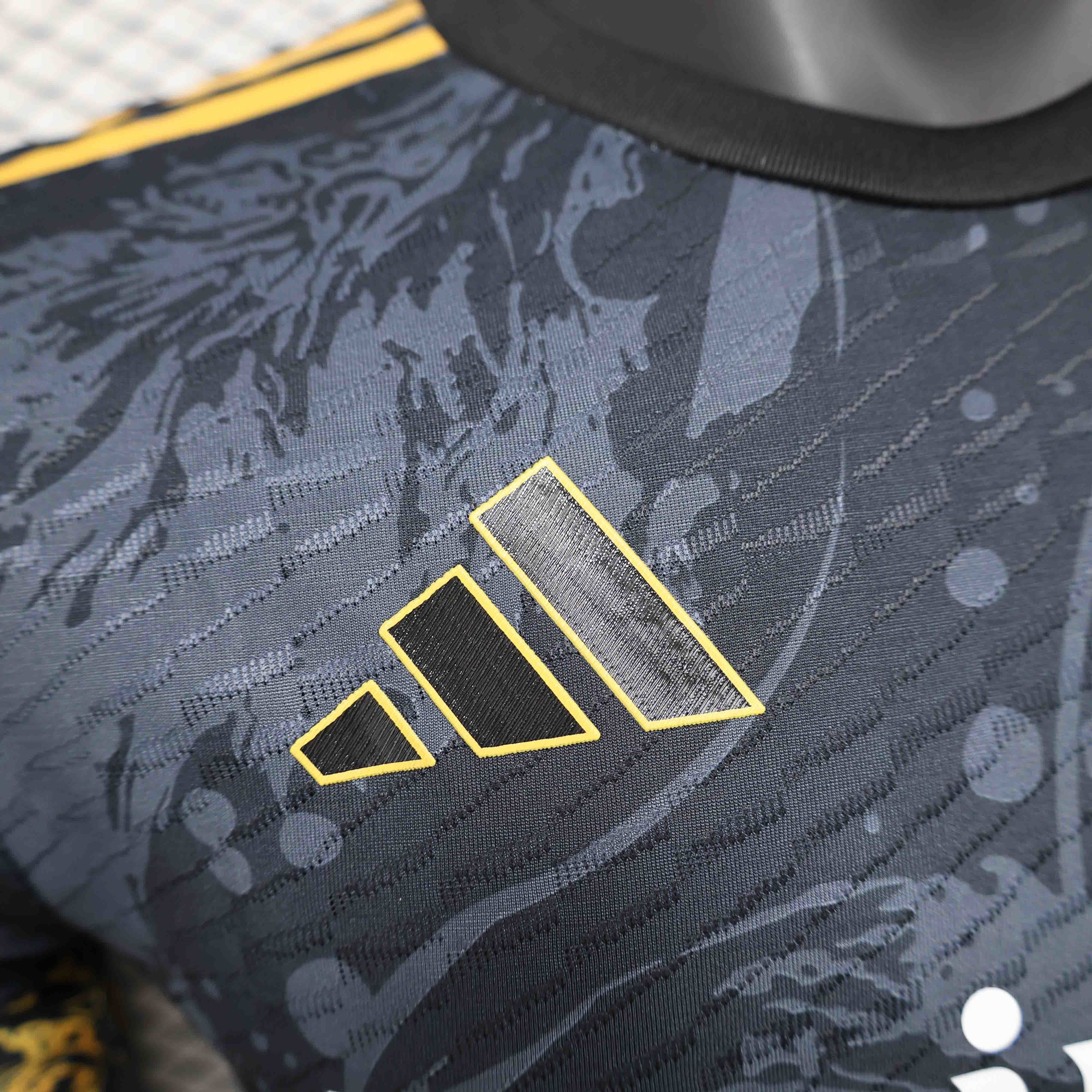 24-25 Real Madrid Black Golden Dragon Special Edition Player Version Shirt AAAAJersey Supplier 2