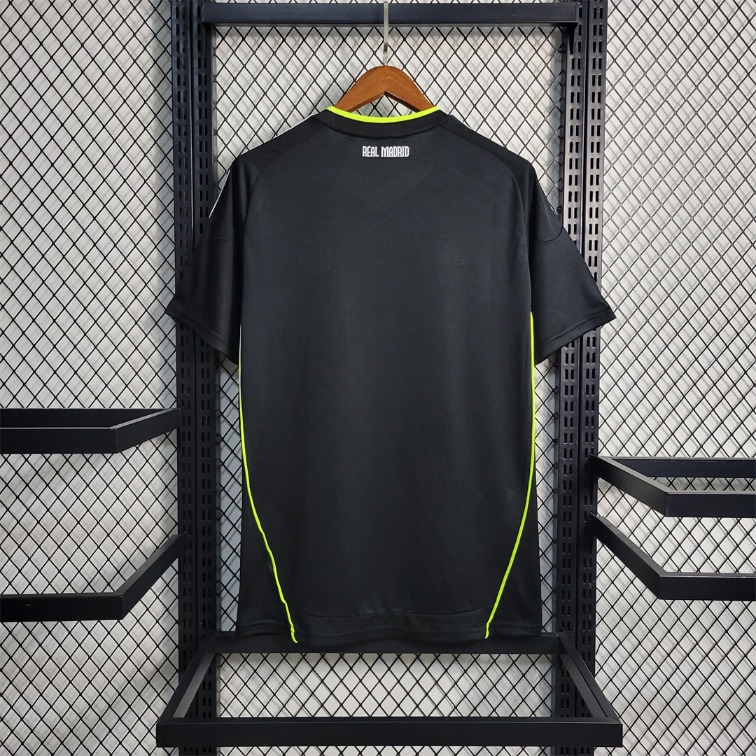 10-11 Real Madrid away 4