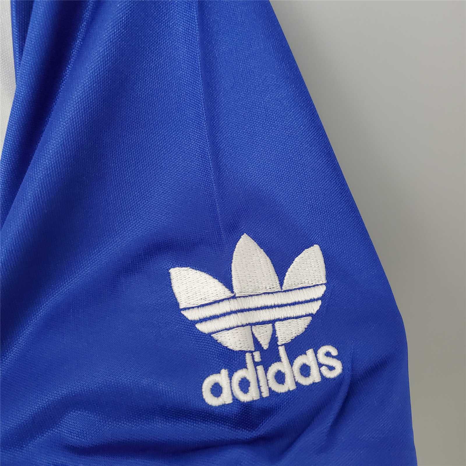 85-86 Manchester United away - 3 4