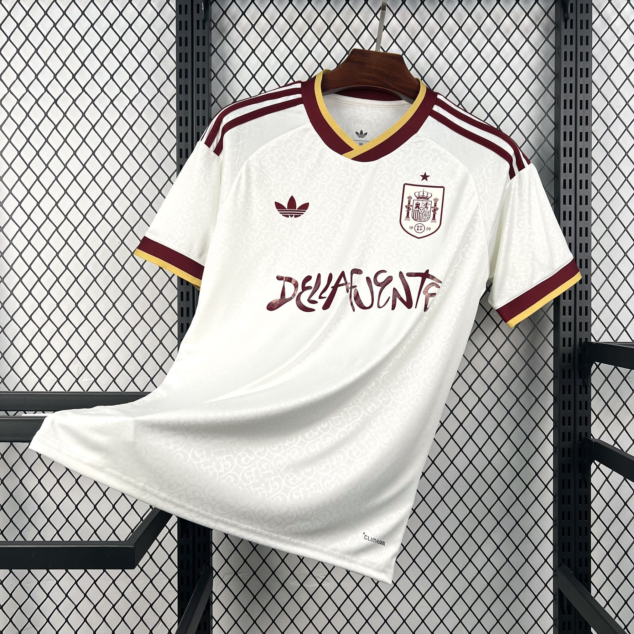 World Cup 2026 Spain x Dellafuente Mens Away Kit Football T-Shirt AAAAJersey Supply Yupoo 8