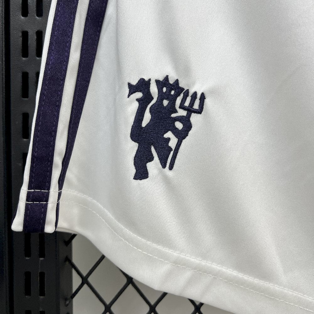 25-26 Manchester United Away Shorts Soccer Trousers AAAAJersey Supply Yupoo 2