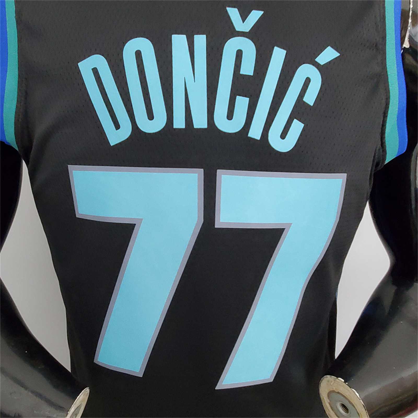 Lone Ranger Dongqiqi#77 Big Bull Head Black 5