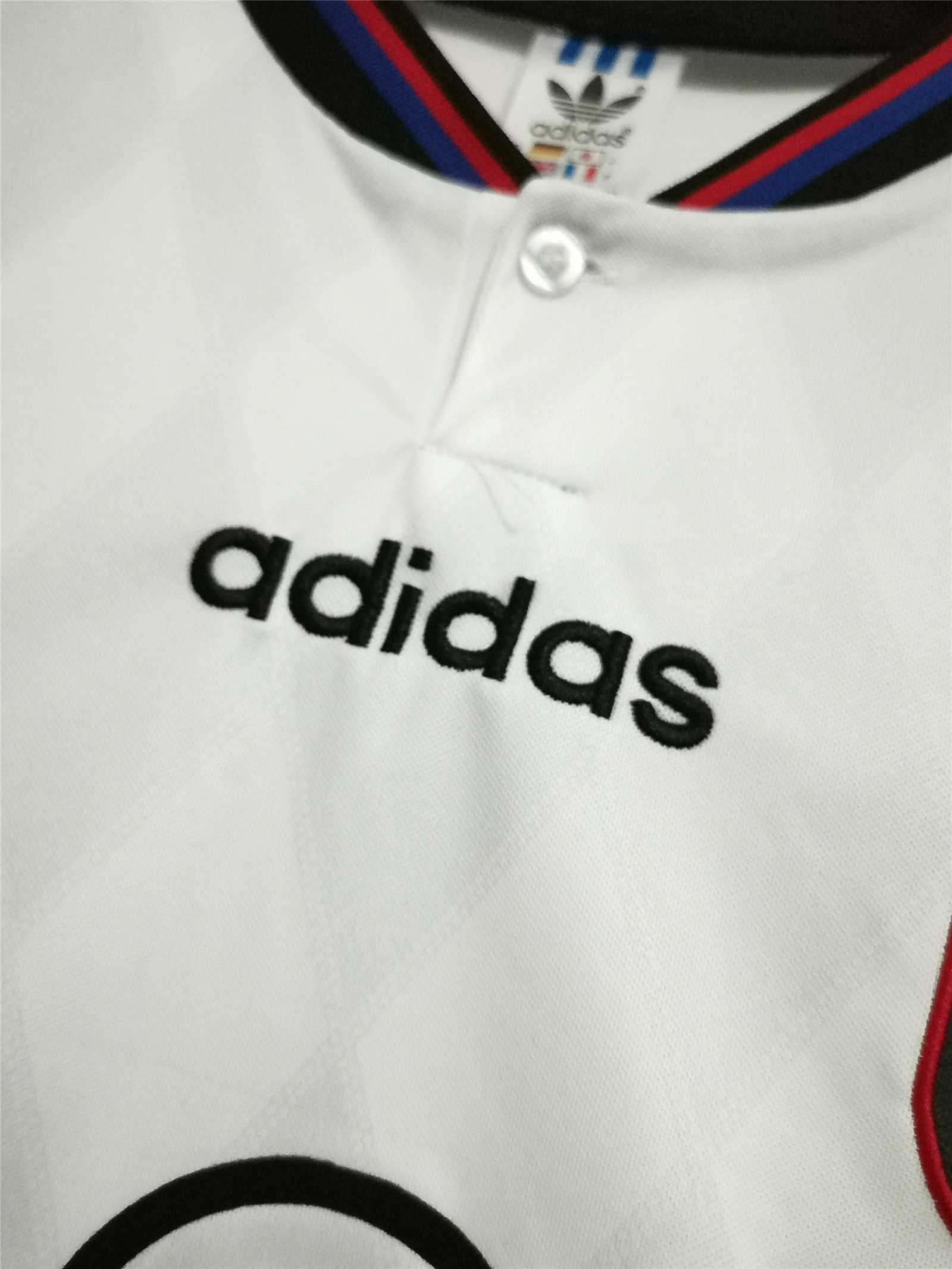 95-96 Bayern Munich white away 1