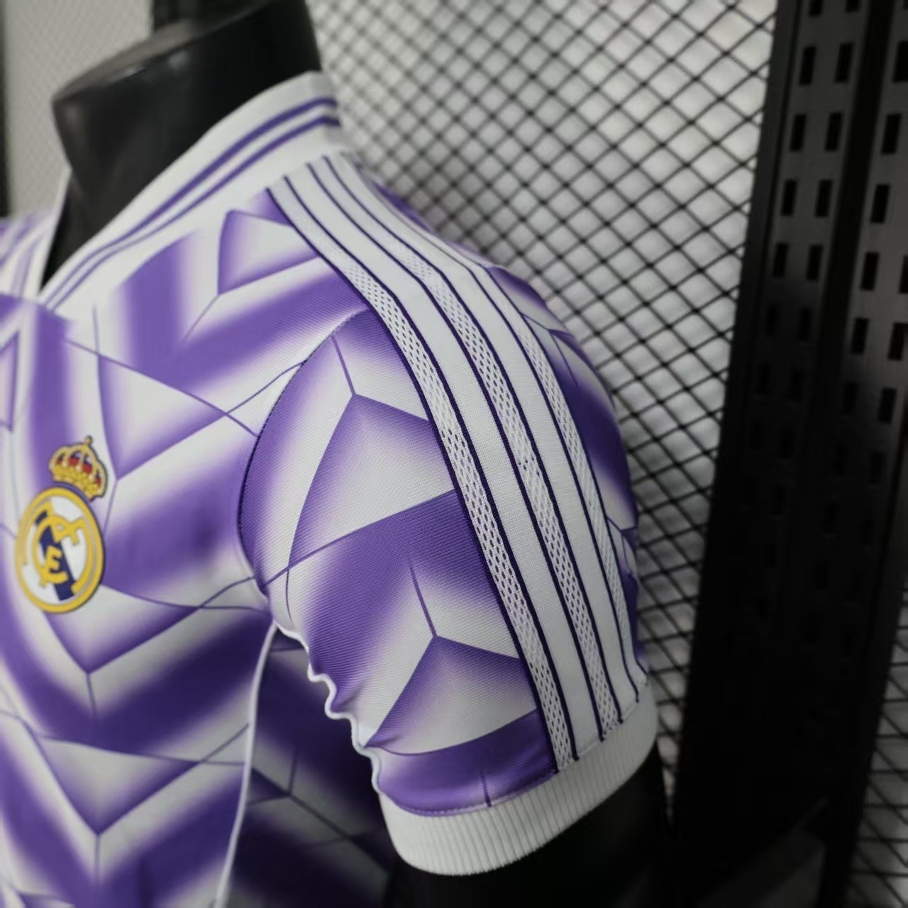 25-26 Real Madrid Purple Special Edition Football Shirt AAAAJersey Wholesale Yupoo 4