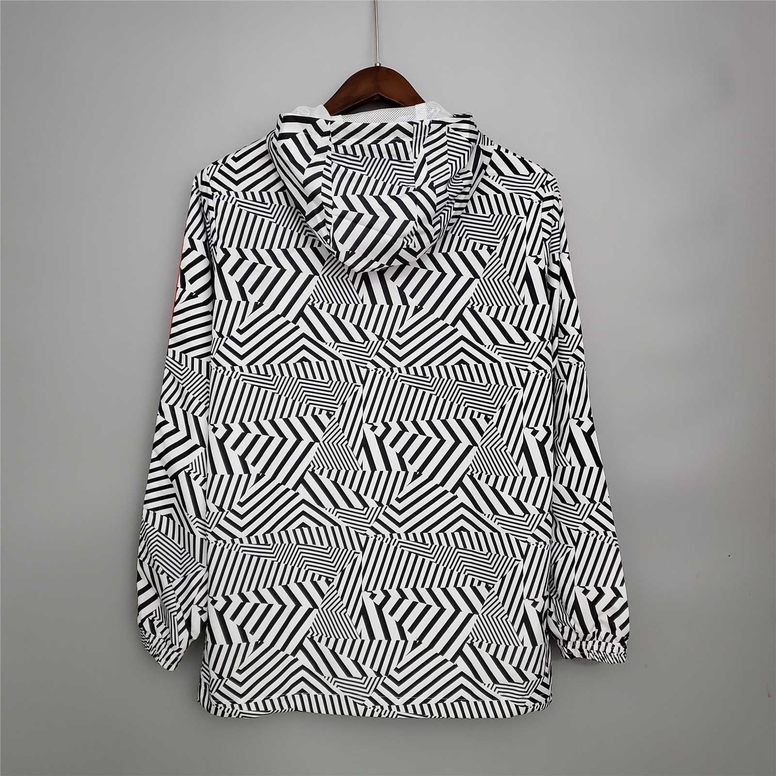 21-22 Manchester United Black-White Stripes Windbreaker 1