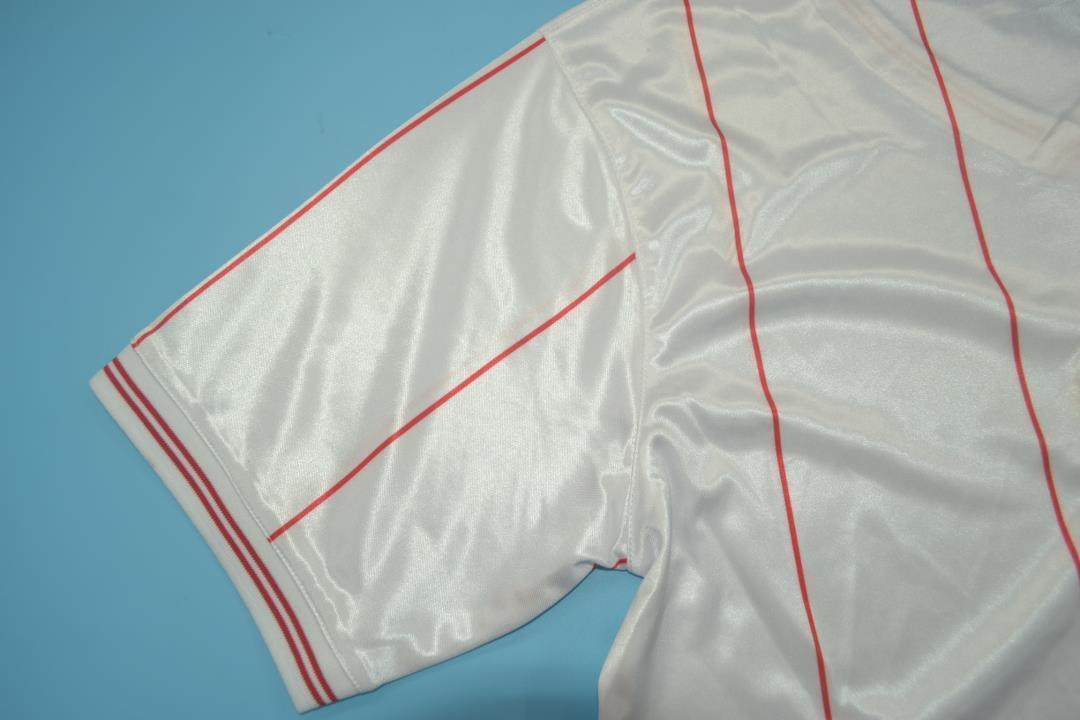 1982 Aston Villa away white 3